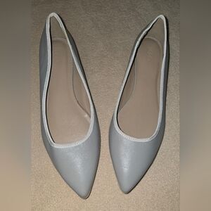 15/20P LOGO by Lori Goldstein Light Gray Women's Flats